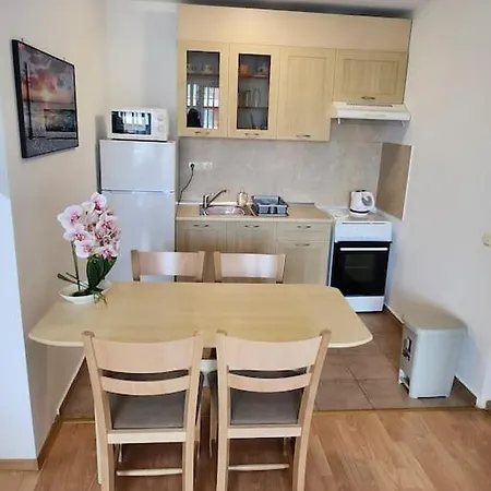Modern 1 Bed Apt, Nesebar Apartment *